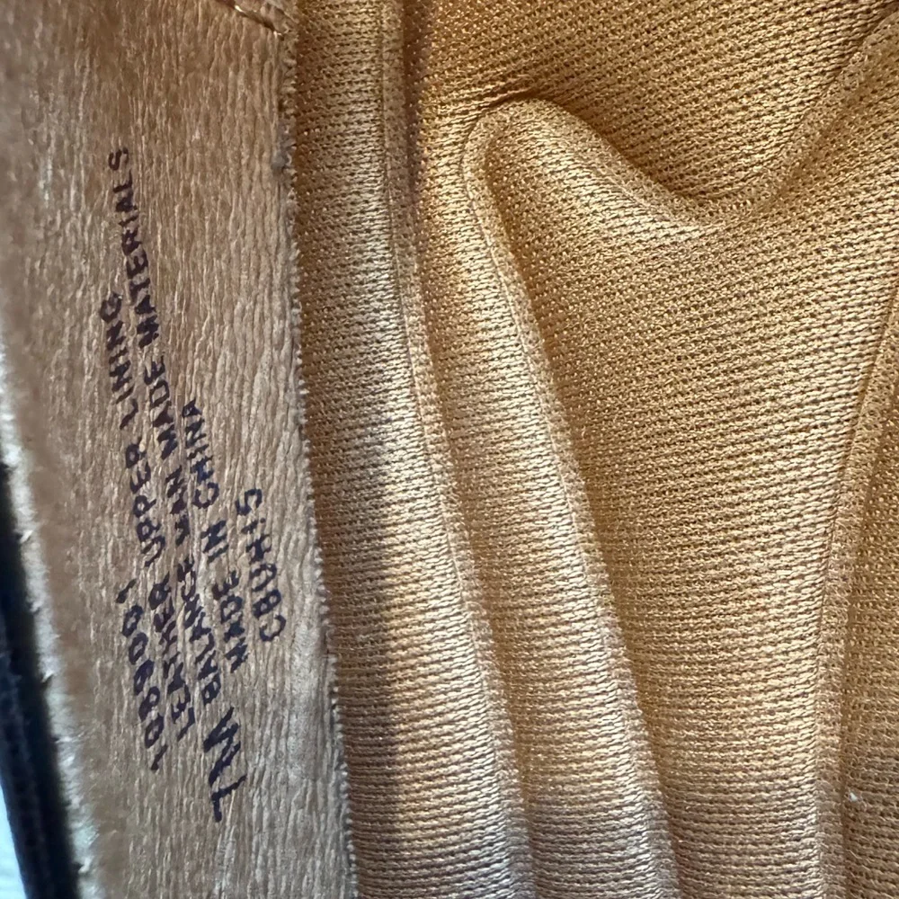 Women's Black Leather Shoes. Like new worn it once - Picture 6 of 7